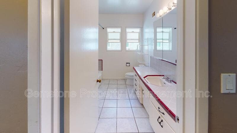 San Diego House: 5744 Mary Lane Dr