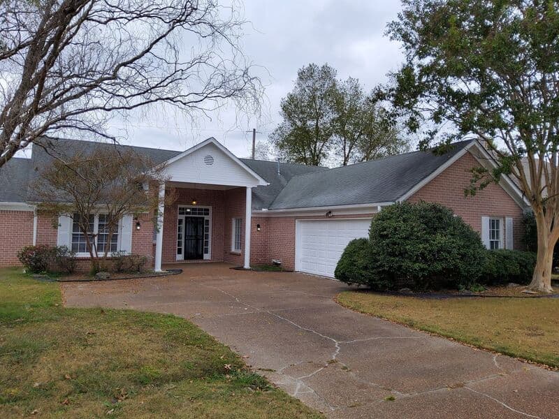 Cordova House: 647 S Sanga Rd