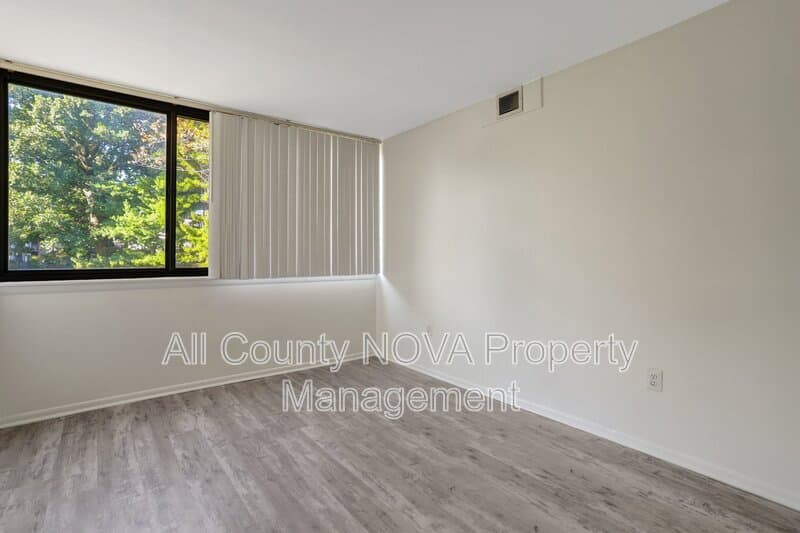 Alexandria Condo: 4 S Van Dorn St