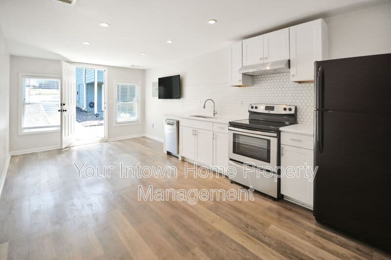 Atlanta House: 959 Dill Ave SW