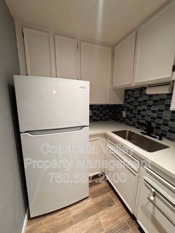 Palm Springs House: 685 N Ashurst Ct