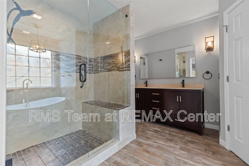 Duluth House: 2315 Hiawassee Dr