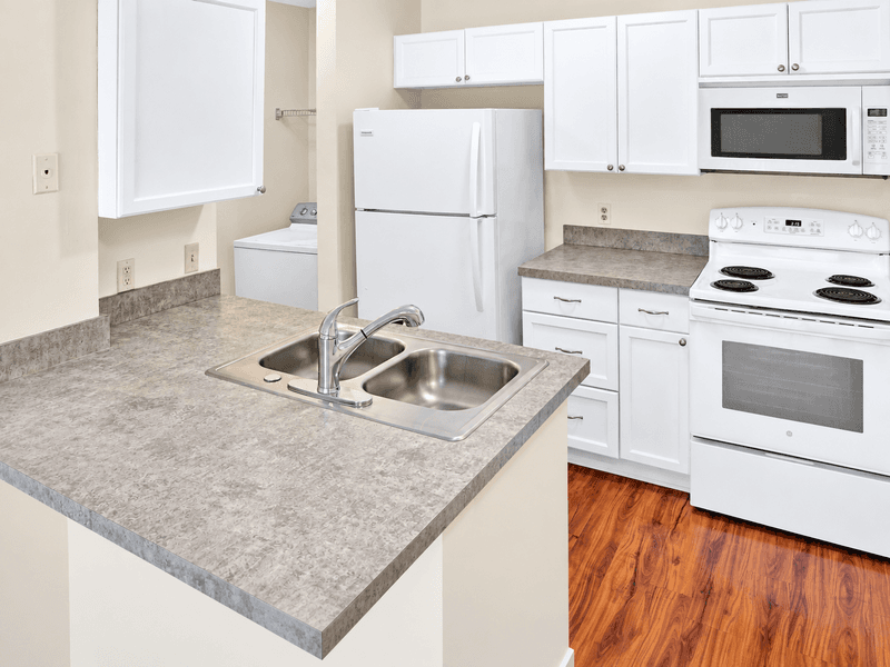 Altamonte Springs Condo: 305 Lakepointe Drive