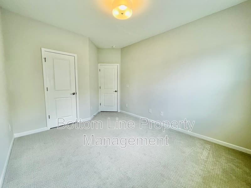 Charlotte Townhome: 419 Vinroot Aly