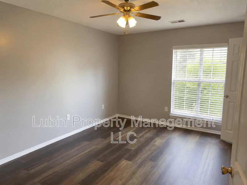 Olive Branch House: 10331 Oak Leaf Drive