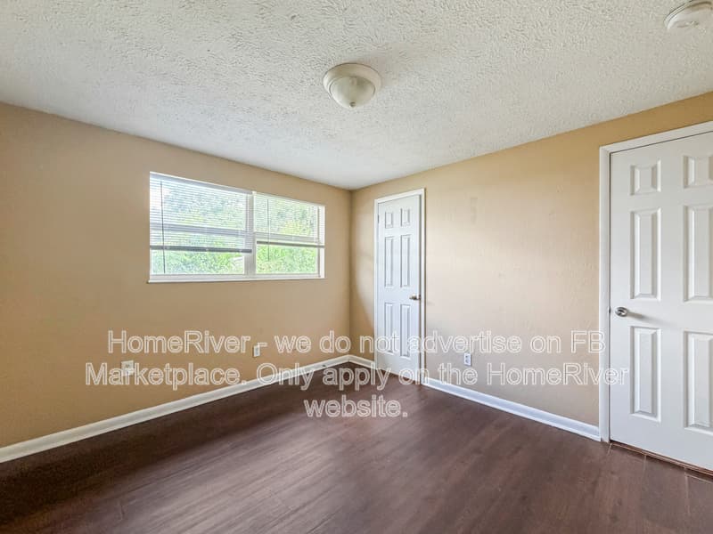 Jacksonville House: 9525 Spottswood Rd