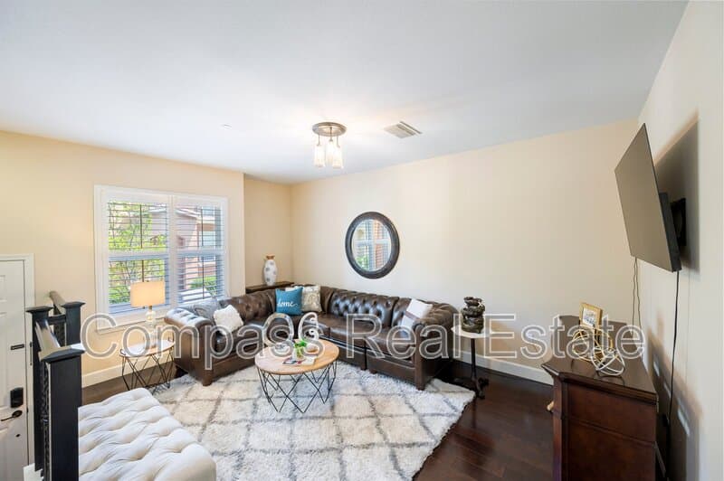 San Jose House: 265 Esfahan Ct