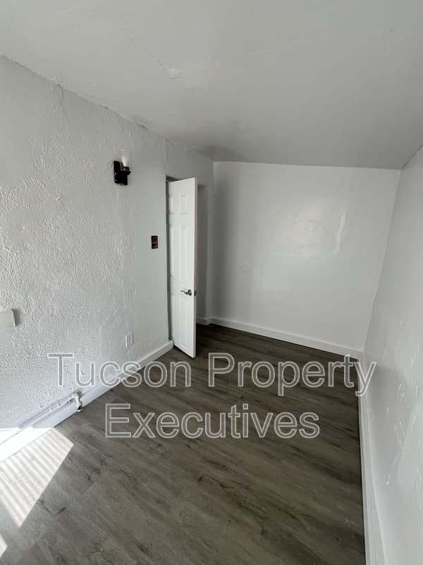 Tucson Condo: 122 East Delano Street