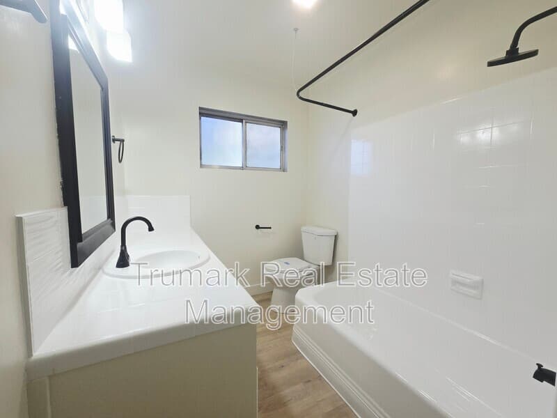 Pasadena Condo: 417 N Los Robles