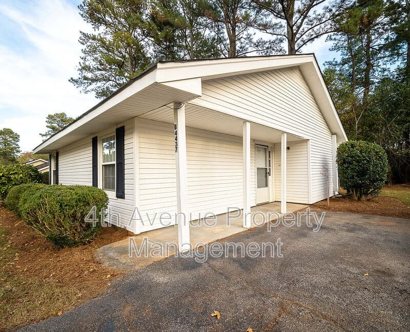 Oakwood Condo: 4437 Township Drive