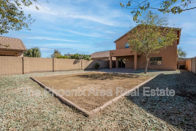 Maricopa House: 44626 W Yucca Ln