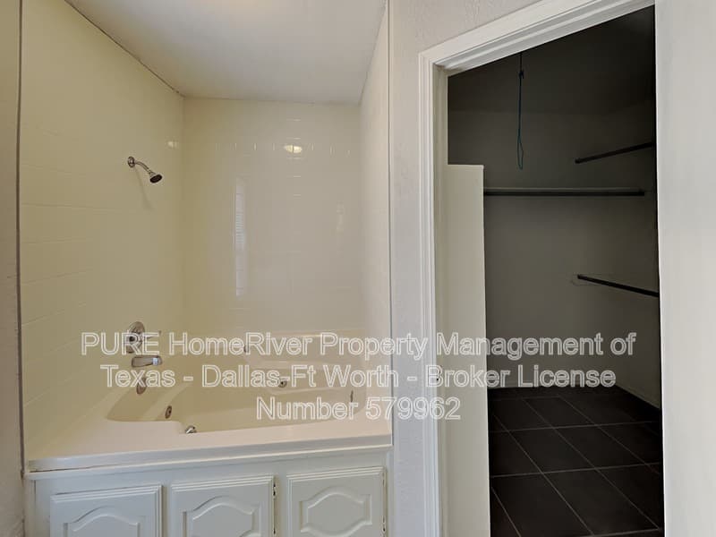 Flower Mound House: 5109 Prairie Creek Dr