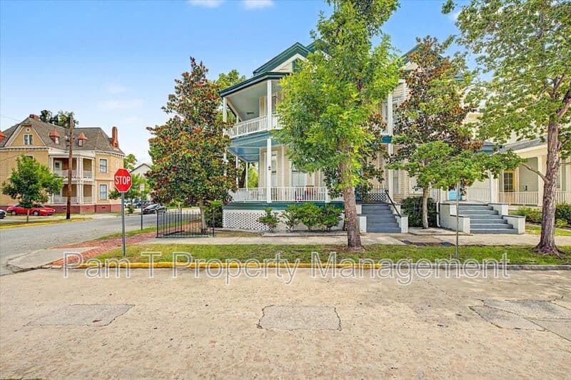 Savannah Condo: 402 E Park Ave