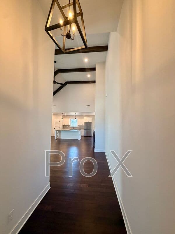Centerton House: 1141 Red Maple St