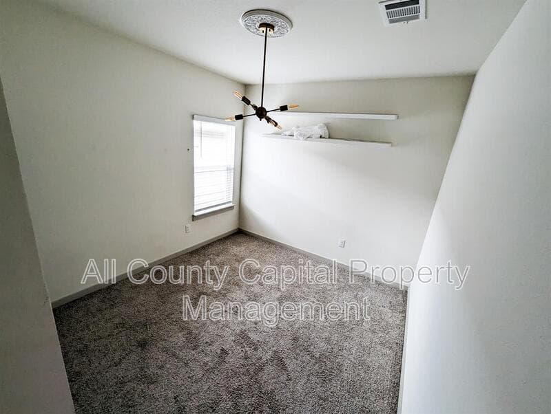 Austin House: 8204 City Top Blvd