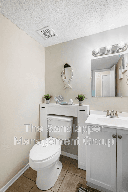 Charleston Townhome: 21-D S. Anderson Avenue