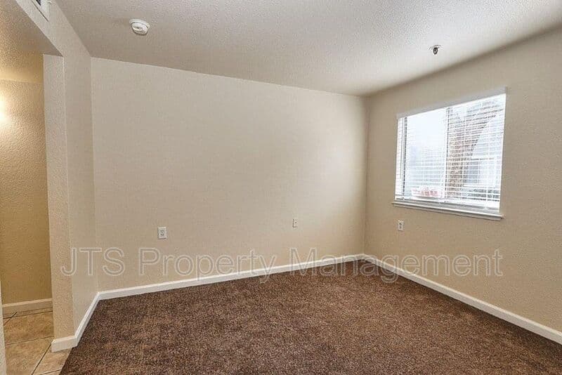 Sacramento Condo: 1019 Dornajo Way