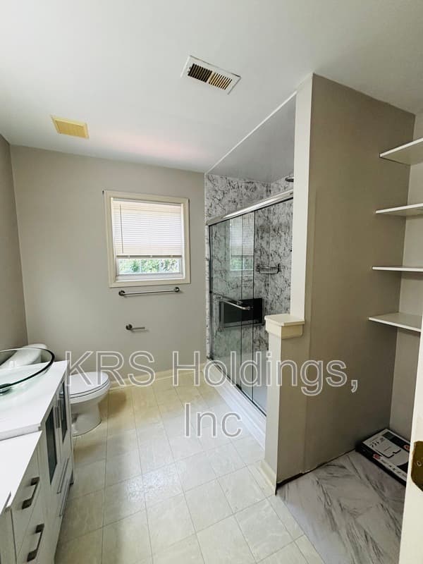 Chester House: 15012 Pine Vista Ln