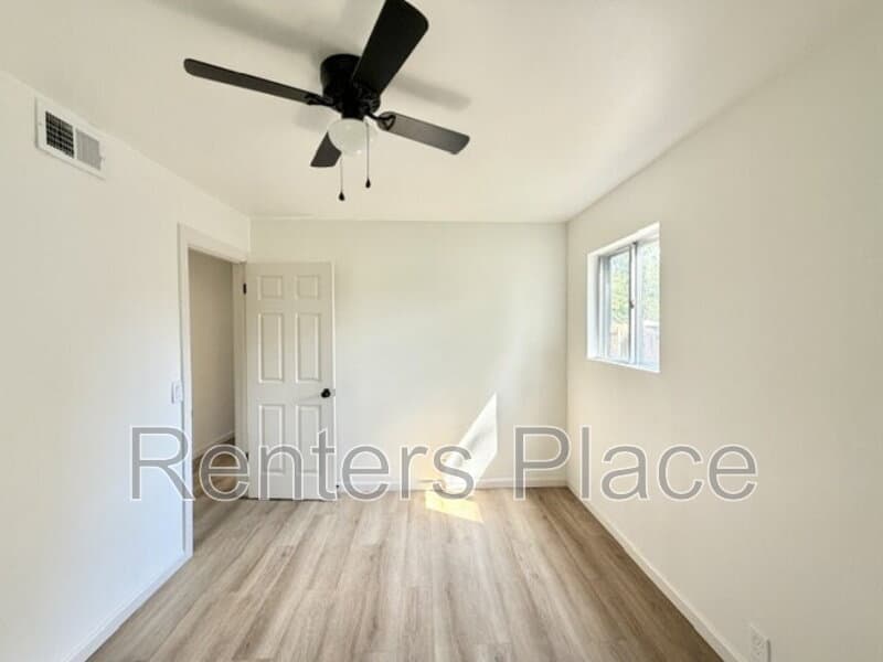 Sapulpa House: 2214 S Poplar St