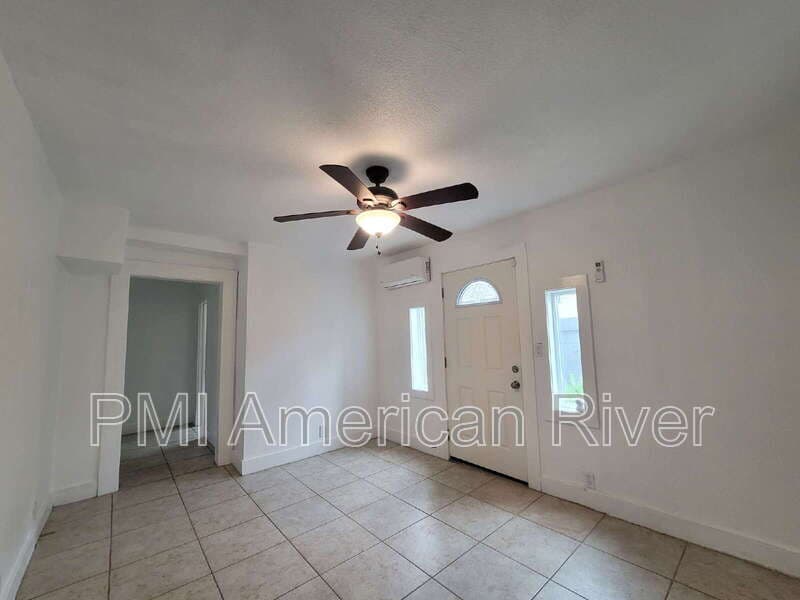 Sacramento House: 3116 40th St