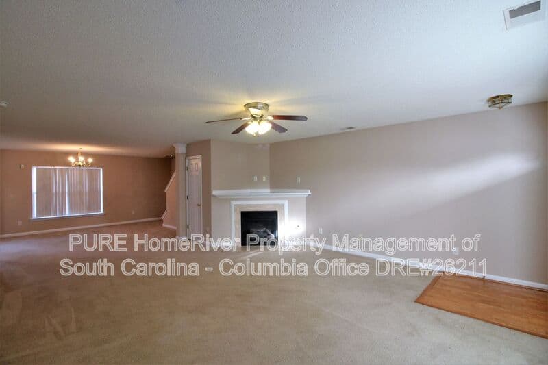 Columbia House: 581 Heron Glen Dr
