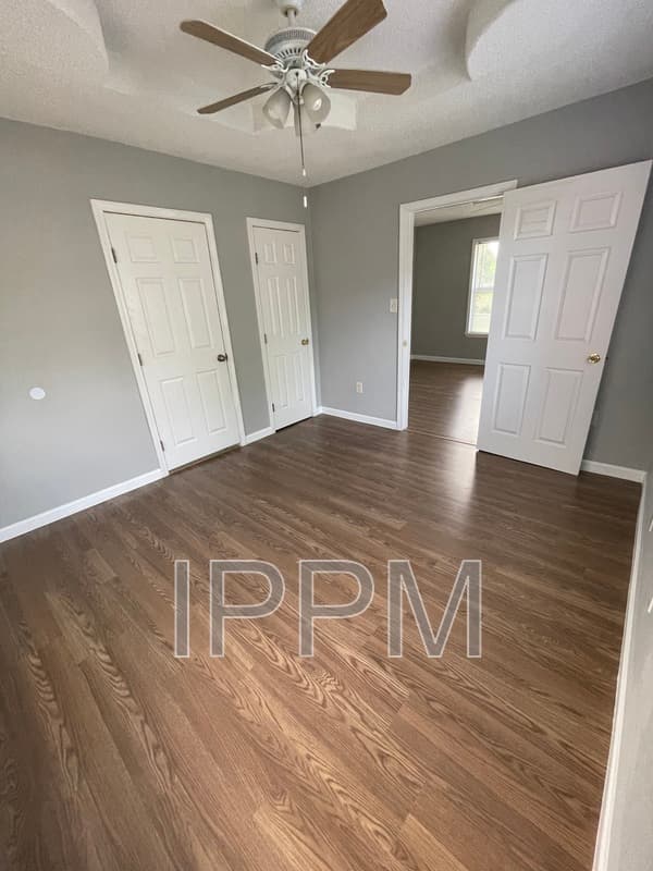Harlingen House: 317 Oklahoma St