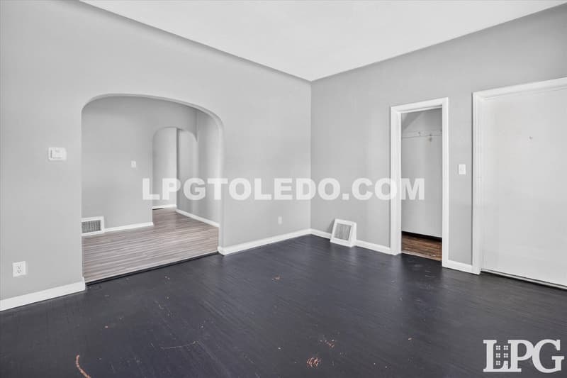 Toledo Condo: 804 2nd St.-1