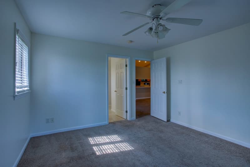 Lancaster House: 103 Black Oak Drive
