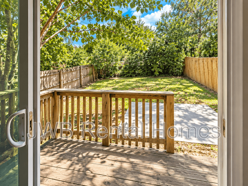 Jacksonville House: 8585 Jasper Ave