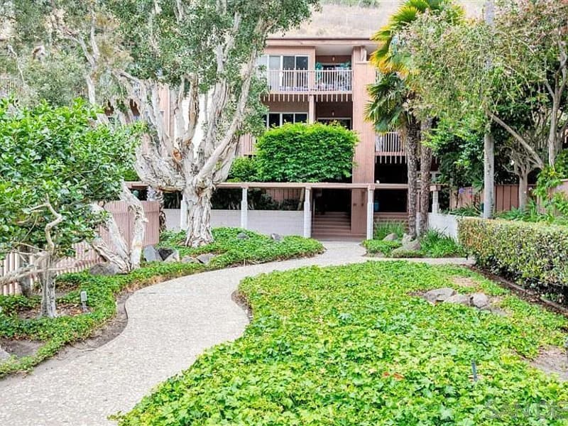 La Jolla Condo: 2622 Torrey Pines Rd