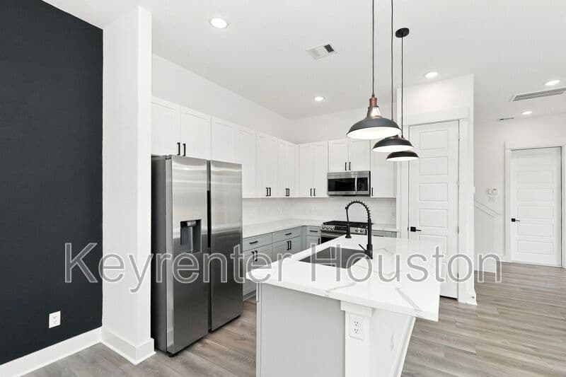 Houston House: 2908 Stevens St