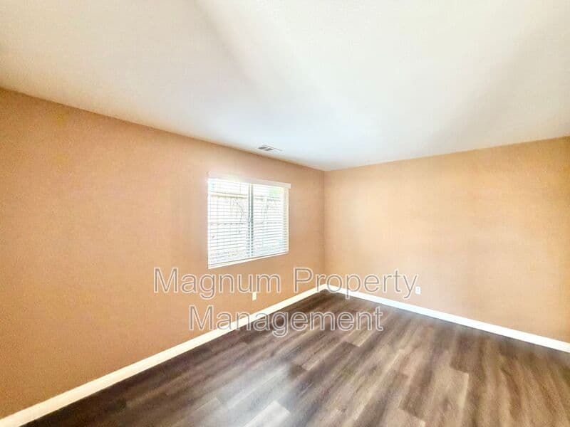 Lake Elsinore House: 34089 Dianthus Ln