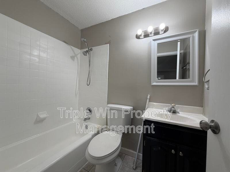 Florissant House: 3125 St Catherine St