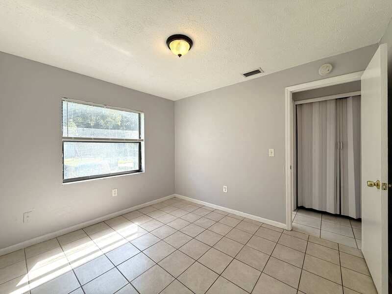 Tampa Condo: 1413 East 99th Avenue