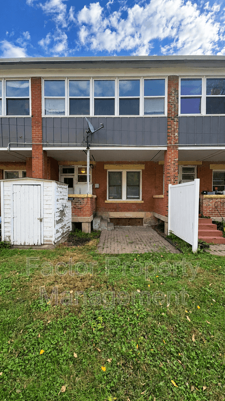 Mankato House: 118 Parsons St