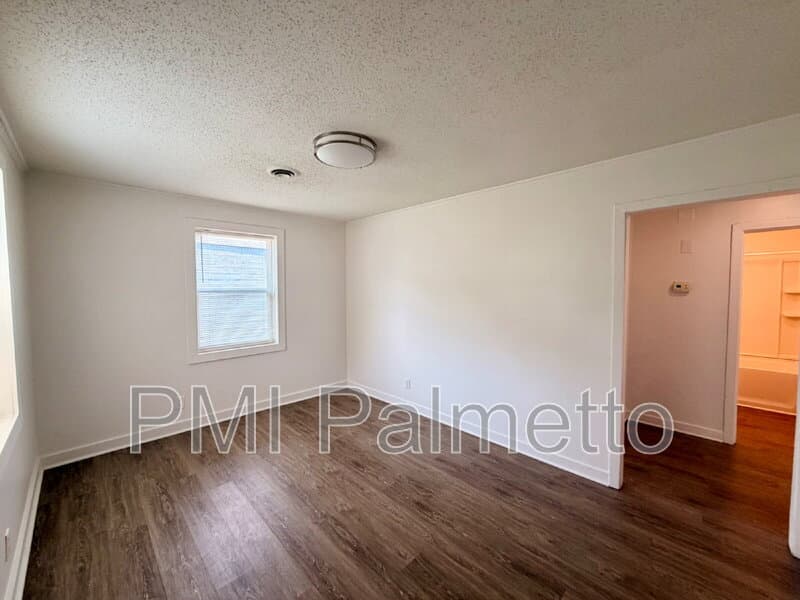 West Columbia Condo: 528 Jasper Street