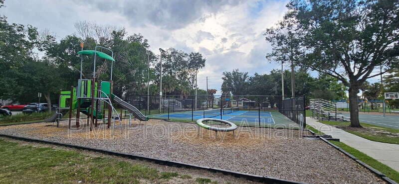 Winter Garden Condo: 1120 Lincoln Terrace