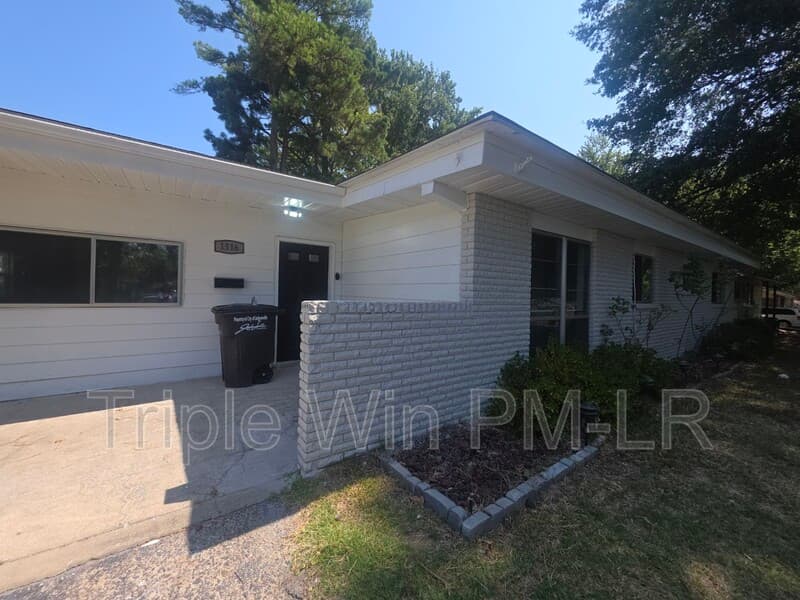 Jacksonville House: 1516 Gregory St