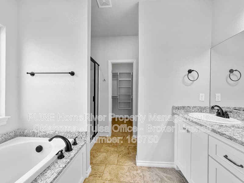 Jenks House: 209 W 111th Pl S
