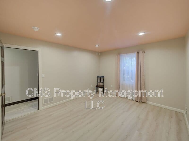Morganville House: 17 Bauers Ln