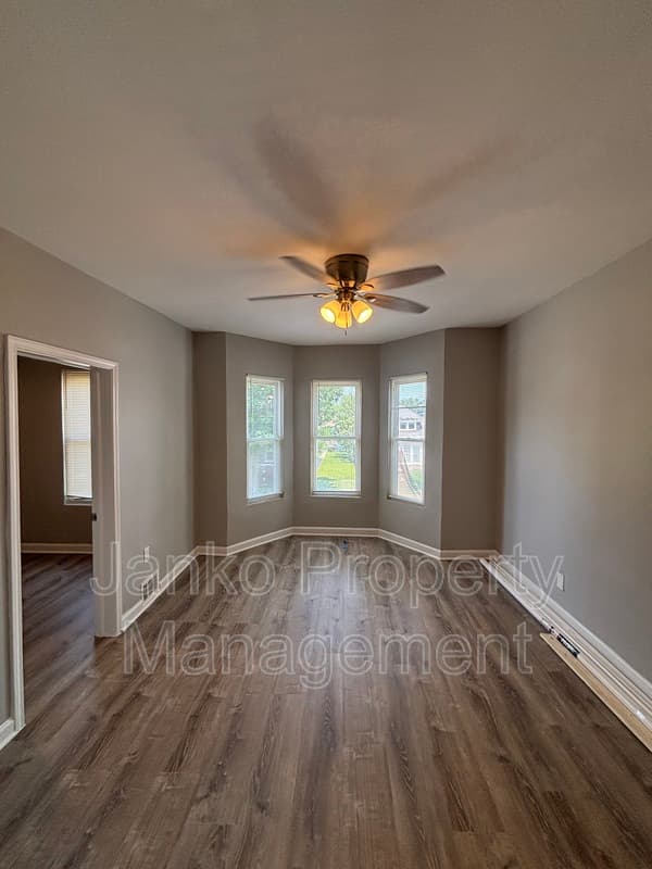 Chicago Condo: 707 E 92nd Pl