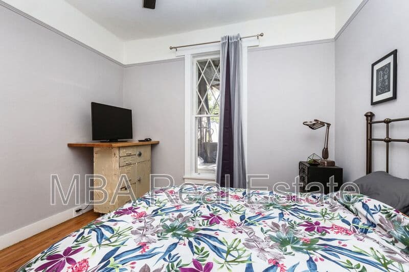 Phoenix Condo: 1325 W Woodland Ave