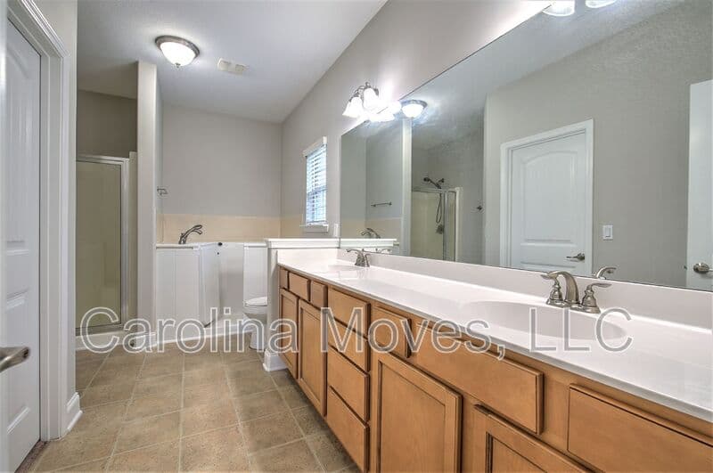 Spartanburg House: 836 Bayshore Lane