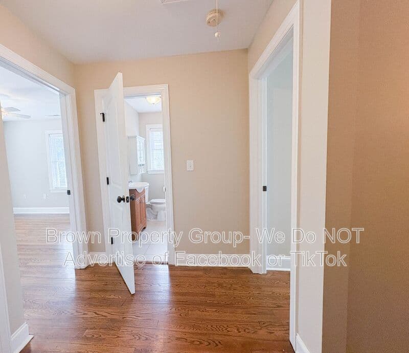Fayetteville House: 1601 Ft. Bragg Rd