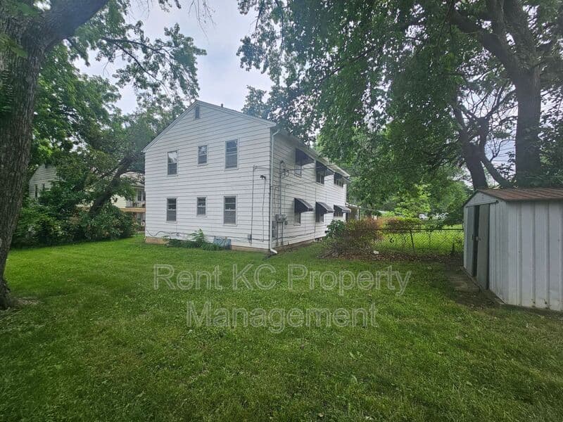 Kansas City House: 800 E 75th Terrace