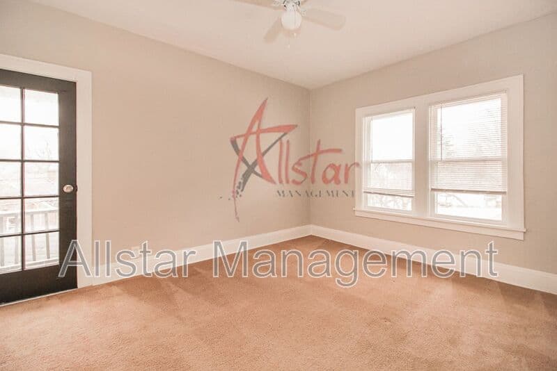 East Cleveland Condo: 1550 Glenmont Rd