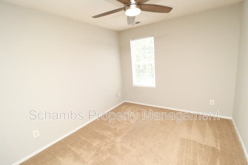 Durham House: 5 Bellmore Ct