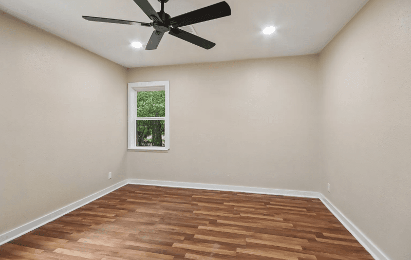 Magnolia House: 25319 Penguin Street