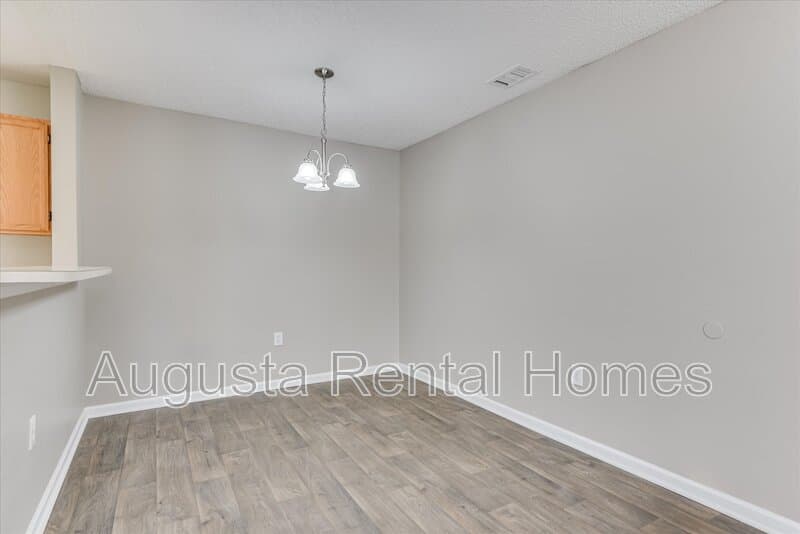 Edgefield Condo: 320 Peachtree Street - 325-21