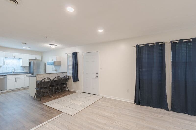 Winterville House: 122 Timber Drive